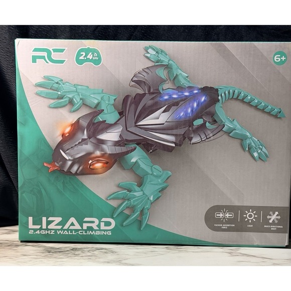 The Unbranded Brand Other - NIB ~ Wall Climbing Lizard, Multi Directional, Lights & Remote Control (2874)